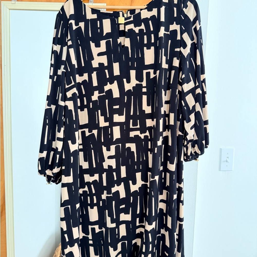 Tahari Black and Cream Abstract Print Long Sleeve Dress
